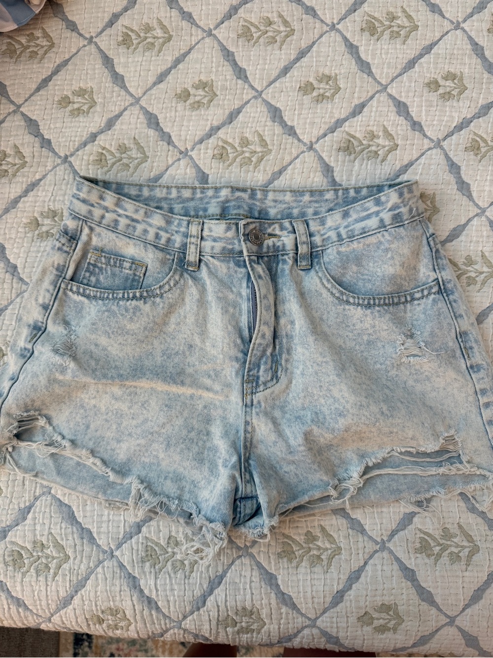 SHEIN Light Acid Wash Denim Jean Shorts